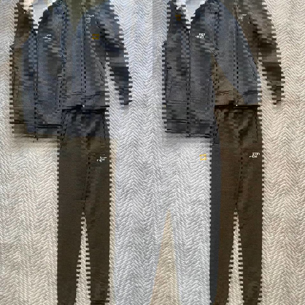 Спортивный костюм