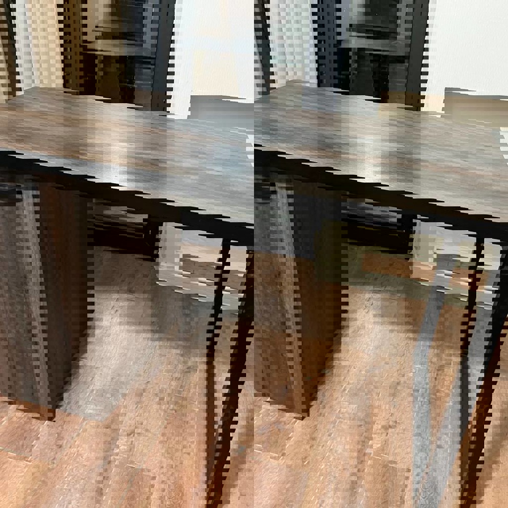 Офисный стол