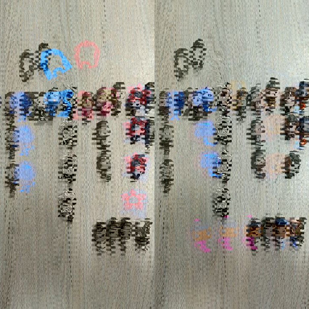 Коллекция Киндер фигурок Stranger Things