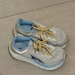 Кроссовки Hoka - фото 1