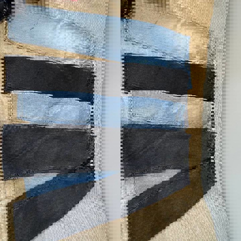 Женские джинсы