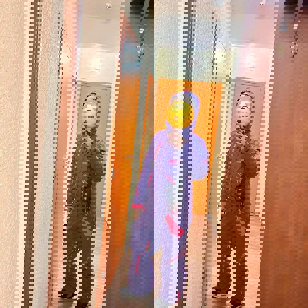 Горнолыжный комбинезон