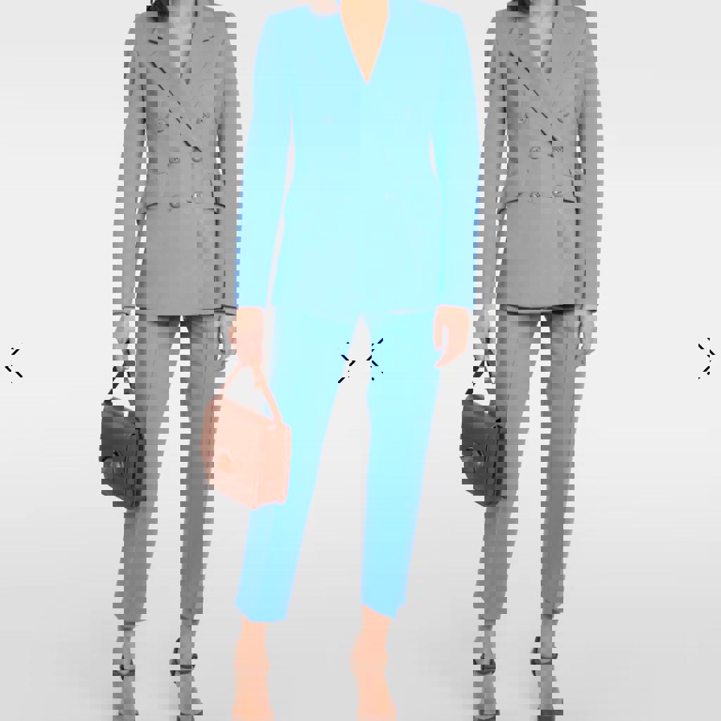 Женский костюм