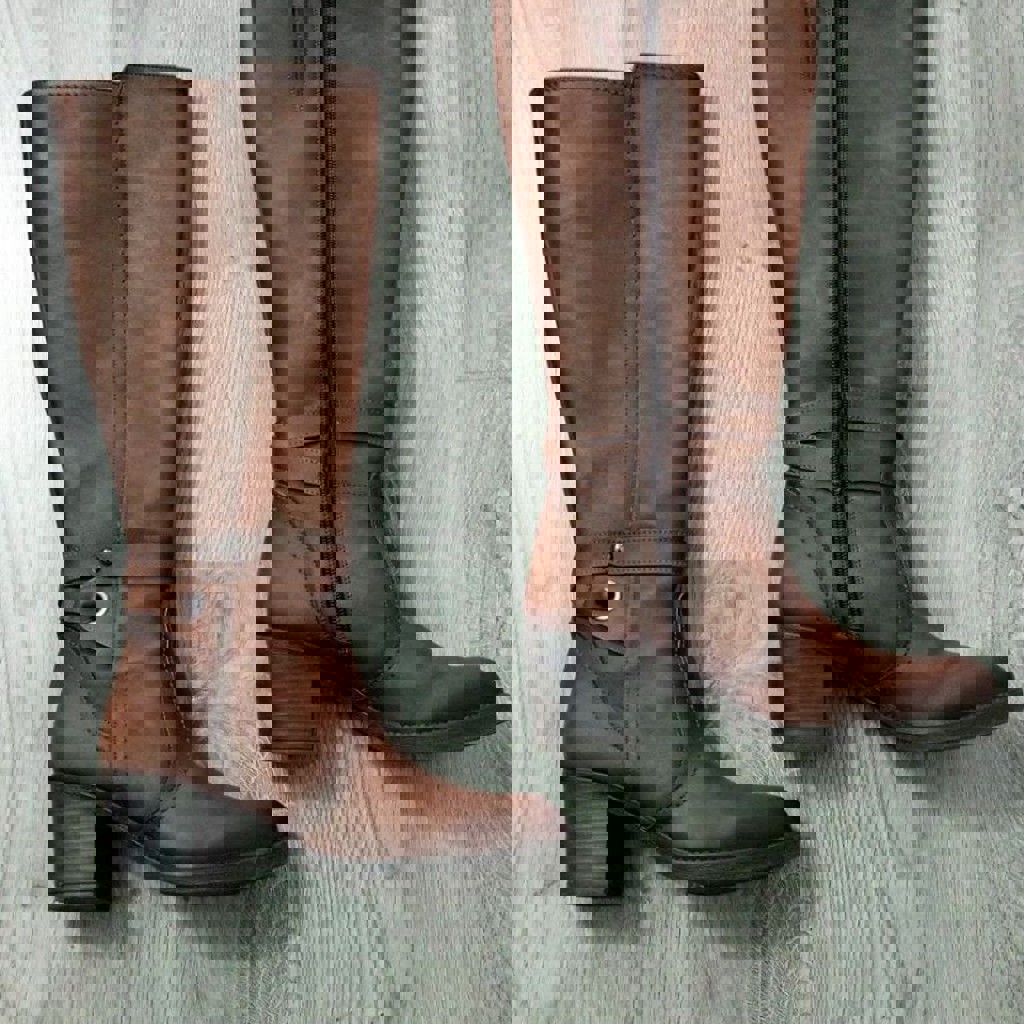 Длинные женские сапоги