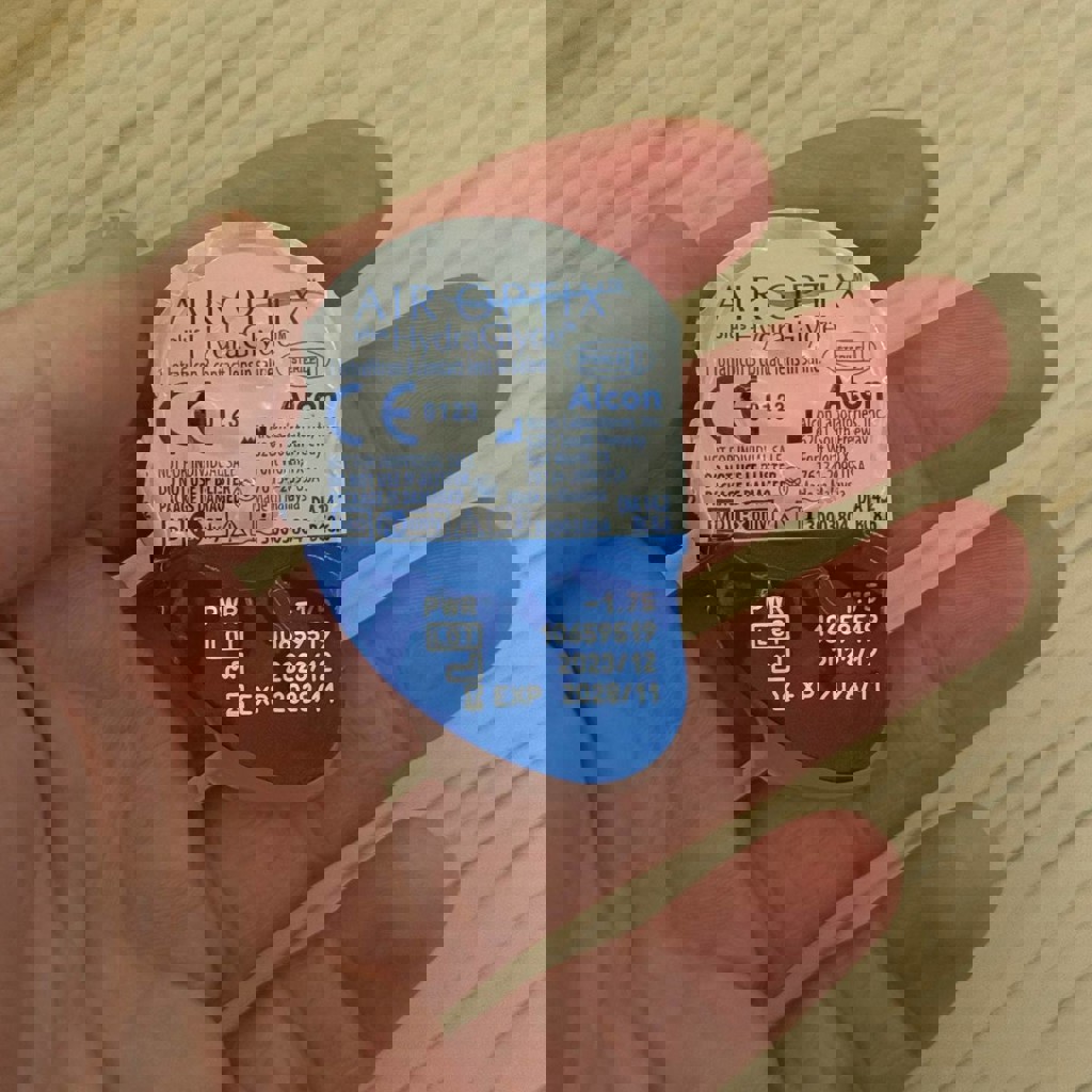 Контактная линза