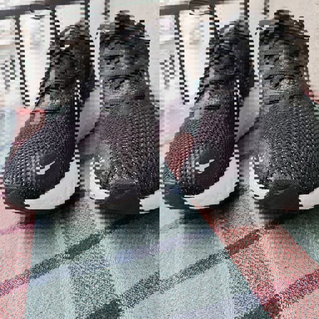 Беговые мужские кроссовки Nike Renew Run 'Black Metallic Silver'