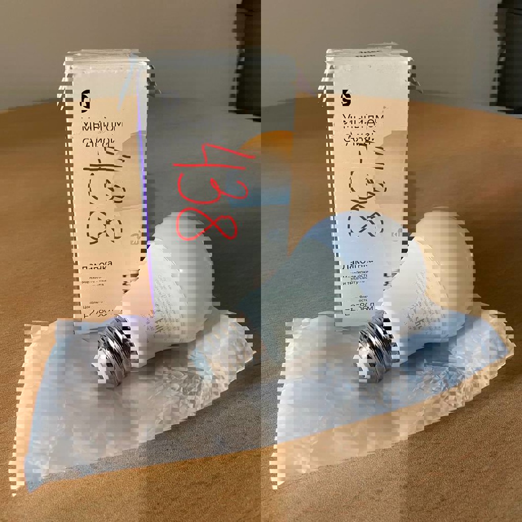 Умная лампочка Яндекс