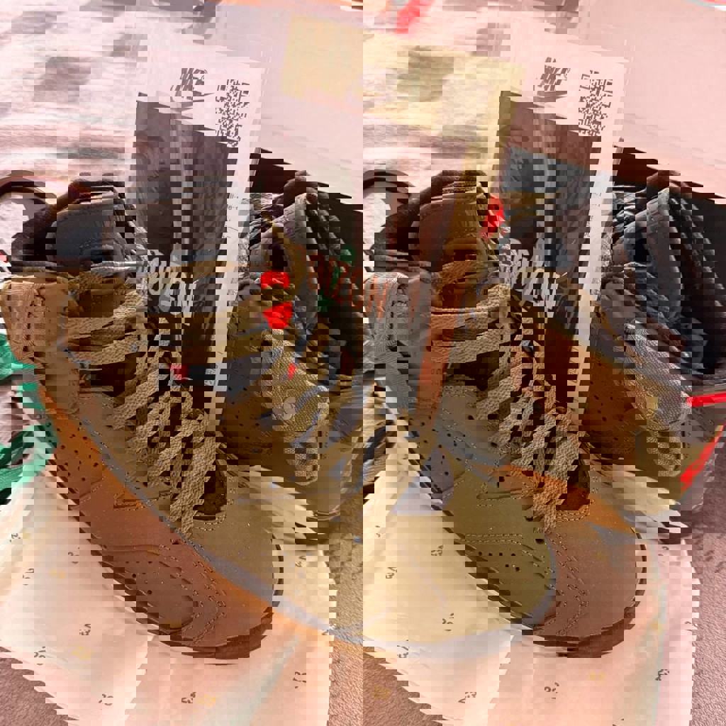 Кроссовки Nike Air Jordan 6 Retro Travis Scott