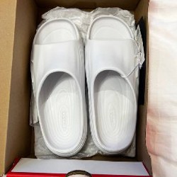 Серо-белые шлепки - фото 2