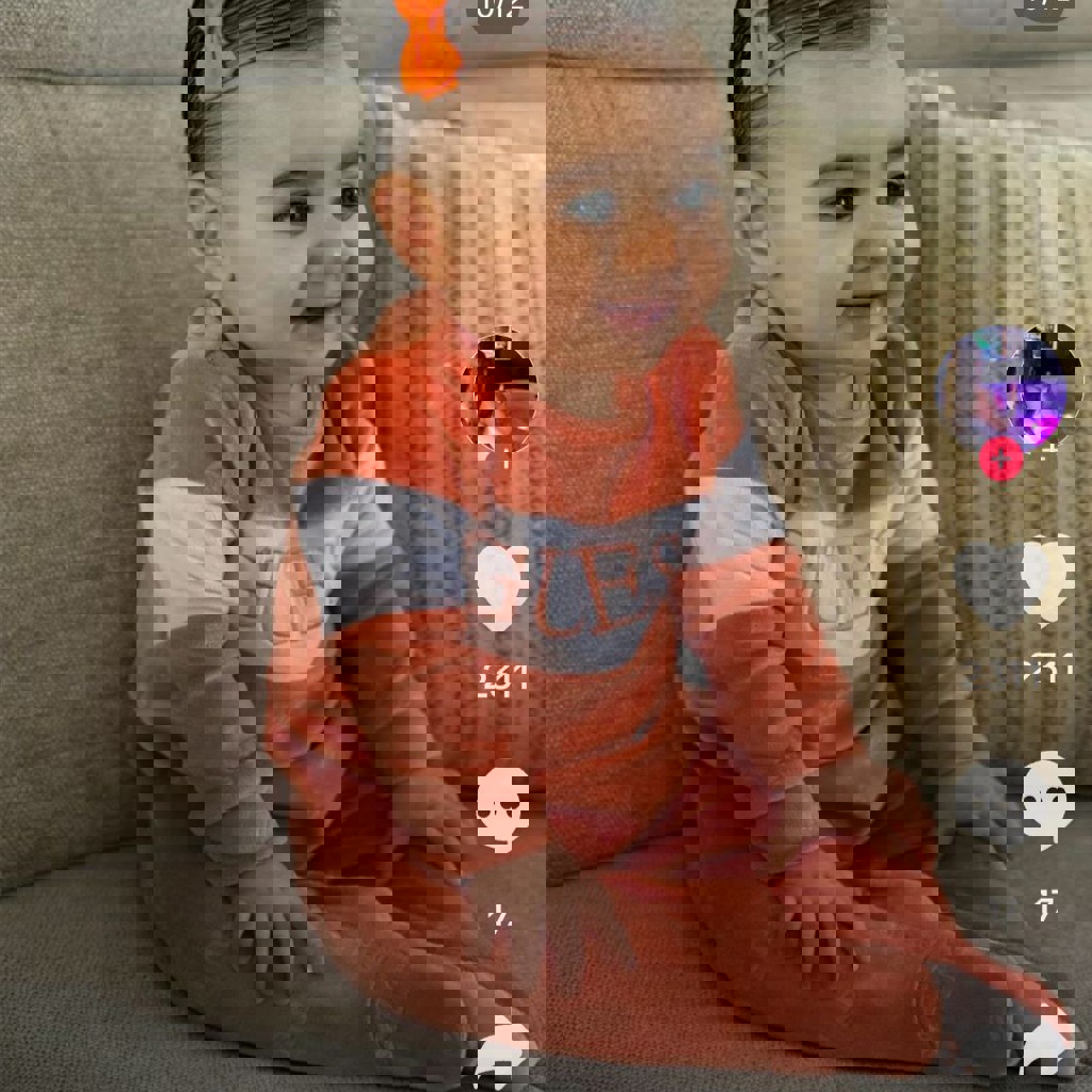 Комбинезон оранжевый GUESS