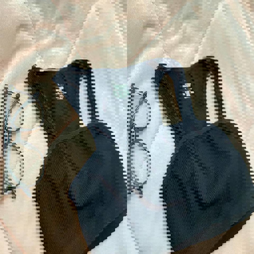 Чёрный базовый топ