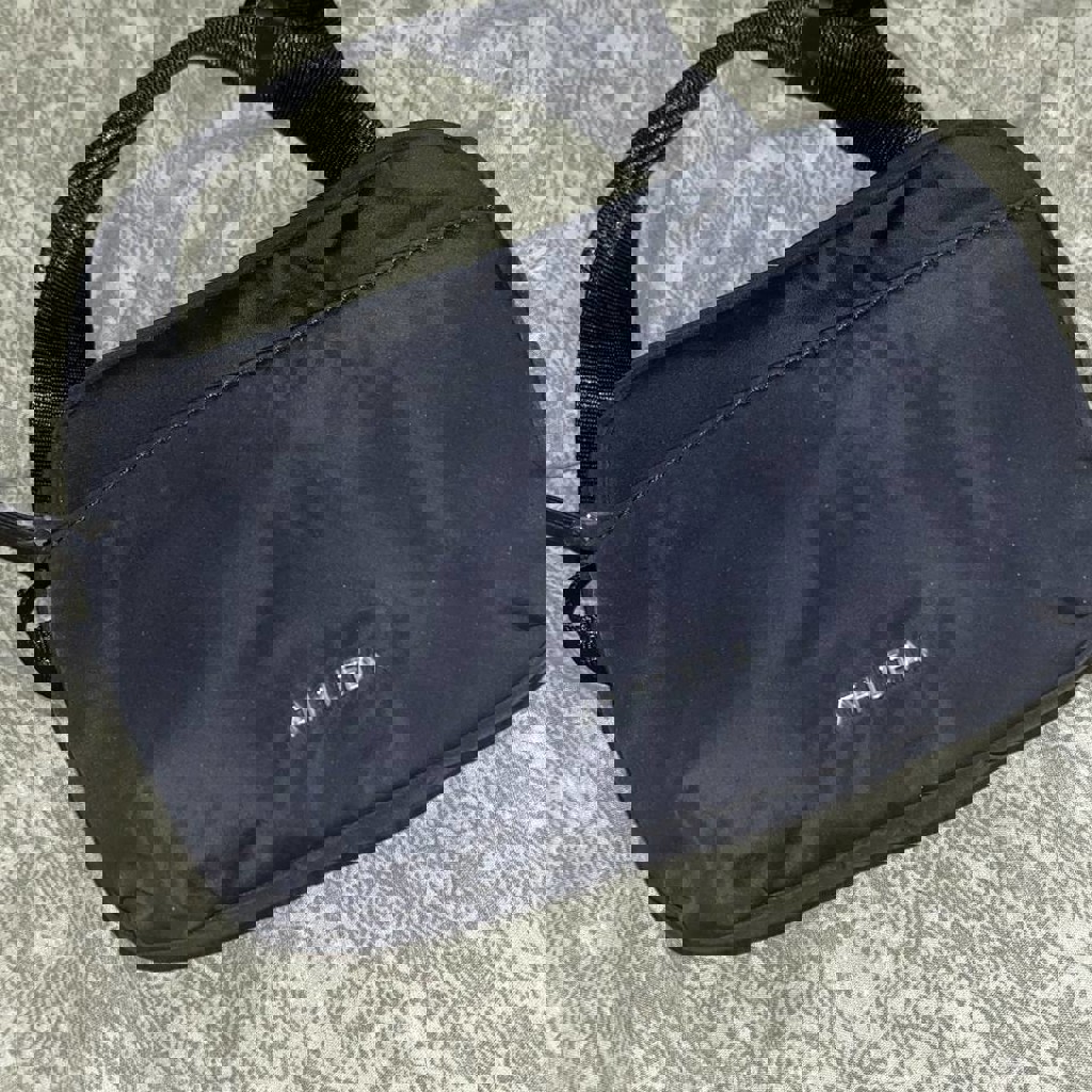 Сумка-бананка Athleta