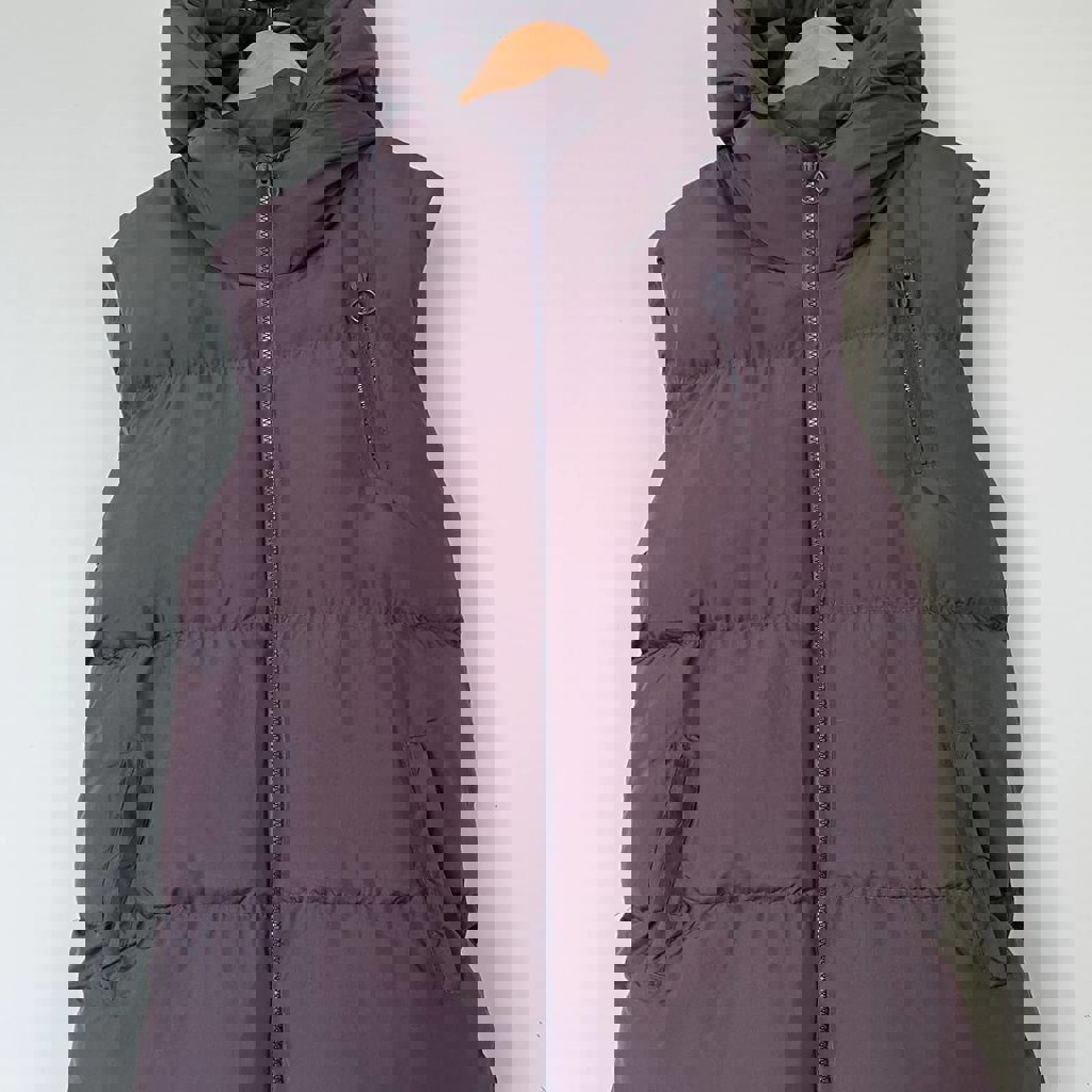 Жилет с капюшоном