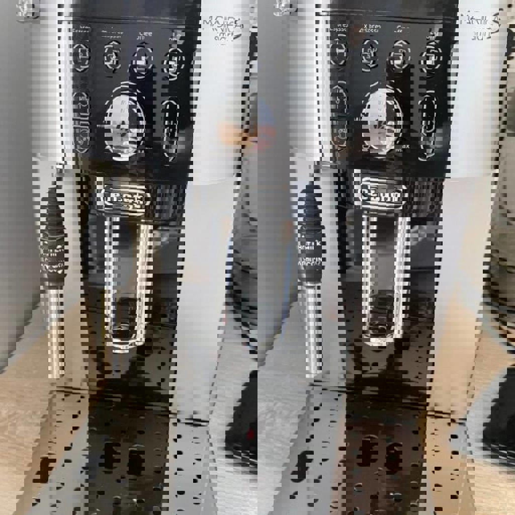 Кофемашина Delonghi