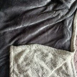 Толстый плед и подушка - фото 3