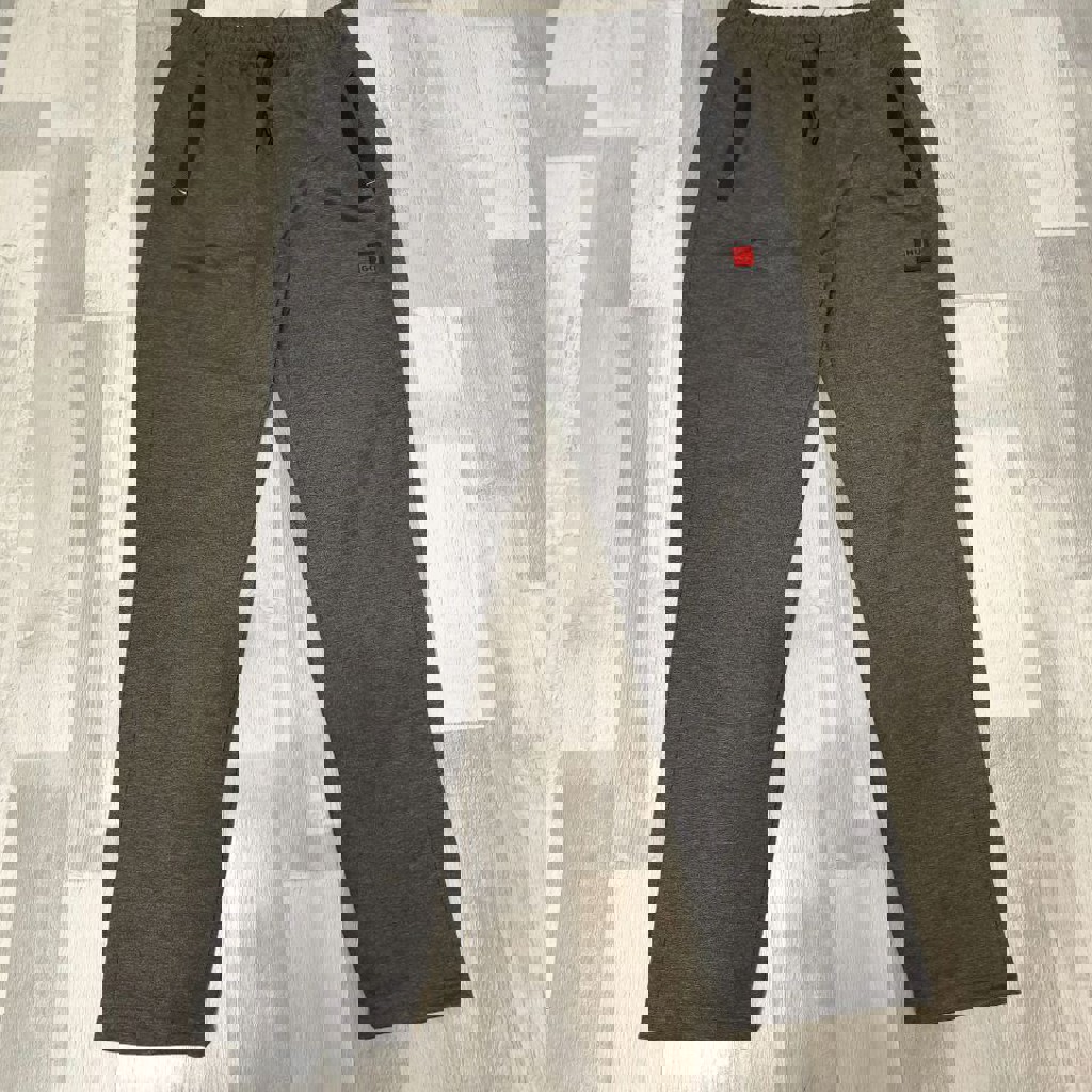 Мужской спортивный костюм