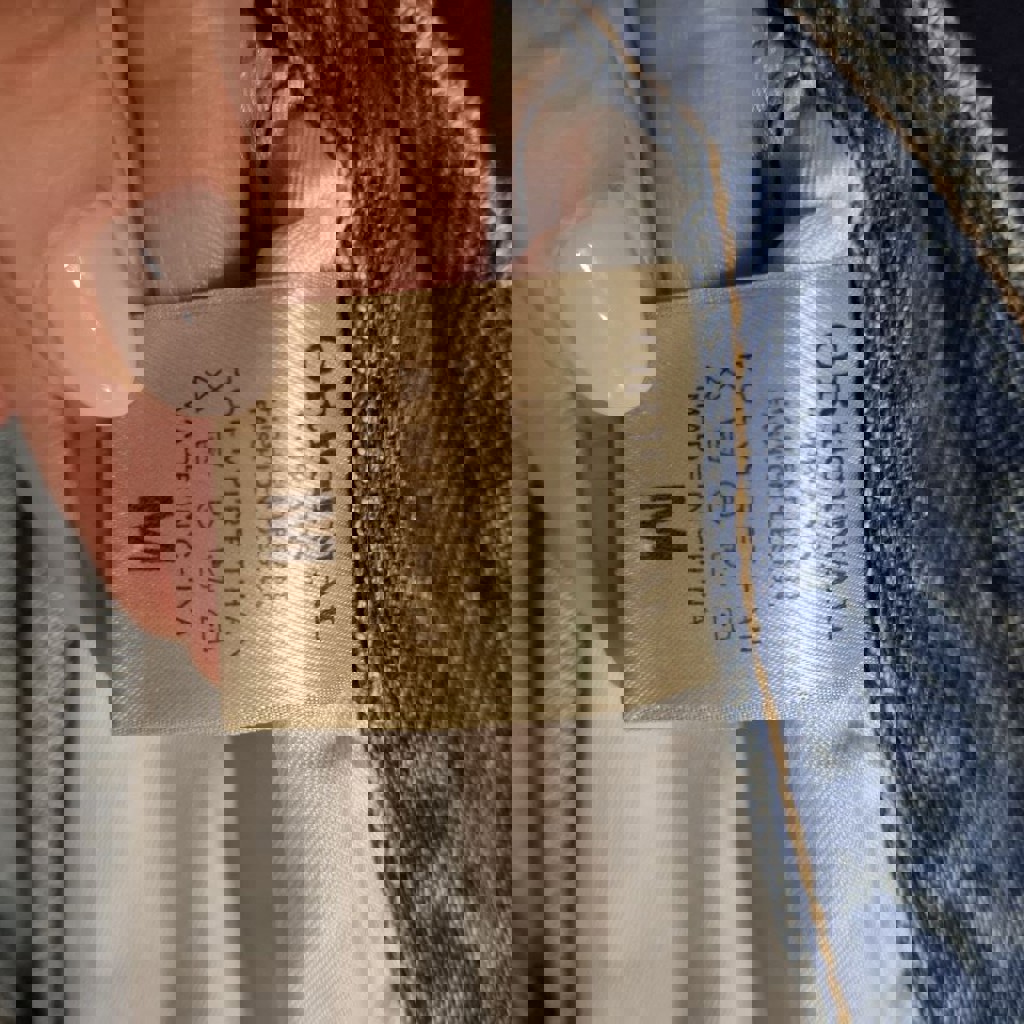 Голубые джинсы