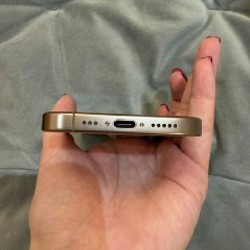 Apple iPhone 16 Pro - фото 7