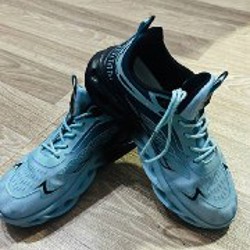 Кроссовки - фото 2