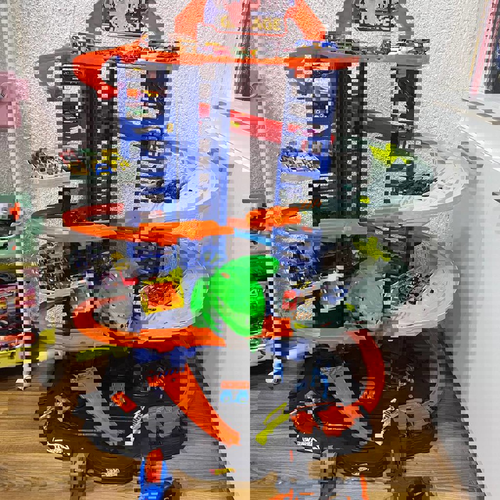 Хотвилс гараж