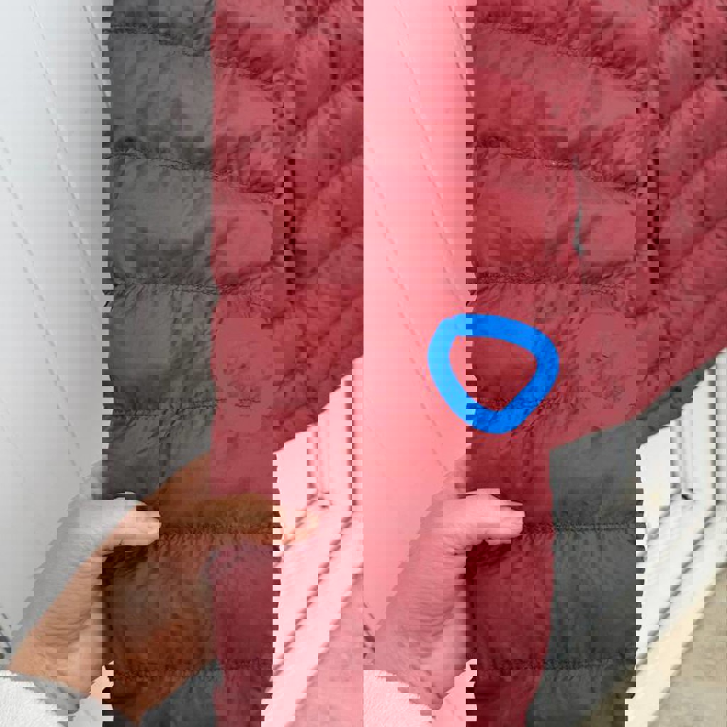 Курточка бордового цвета