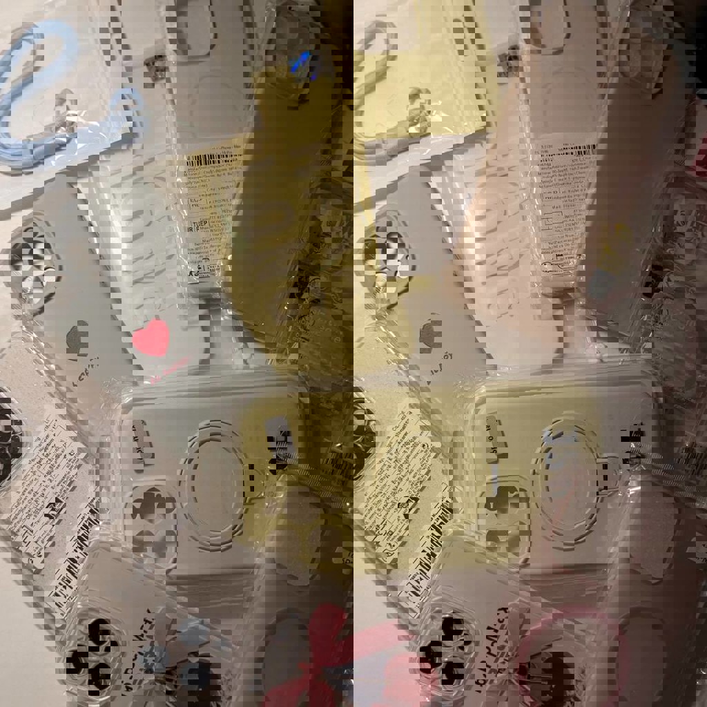 Чехлы для iPhone 16 Pro Max