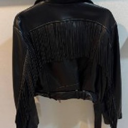 Куртка из искусственной кожи с бахромой - фото 4