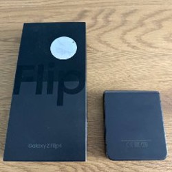 Samsung Galaxy Z Flip 4 - фото 2