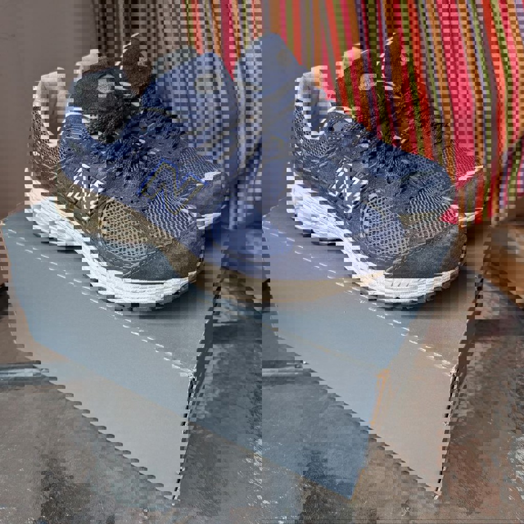 Кроссовки New Balance 2002