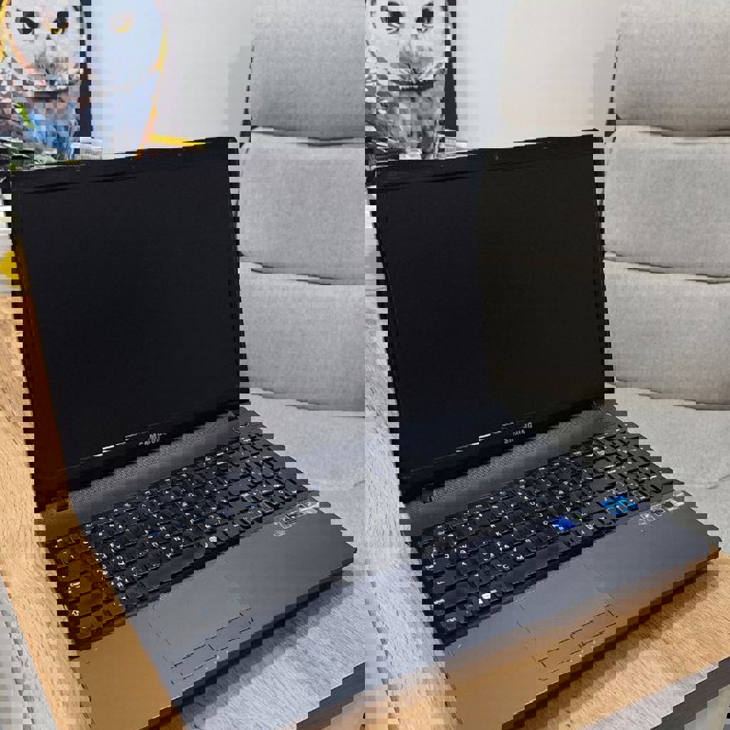 Ноутбук Samsung