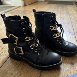 Ботинки с цепями - фото 2