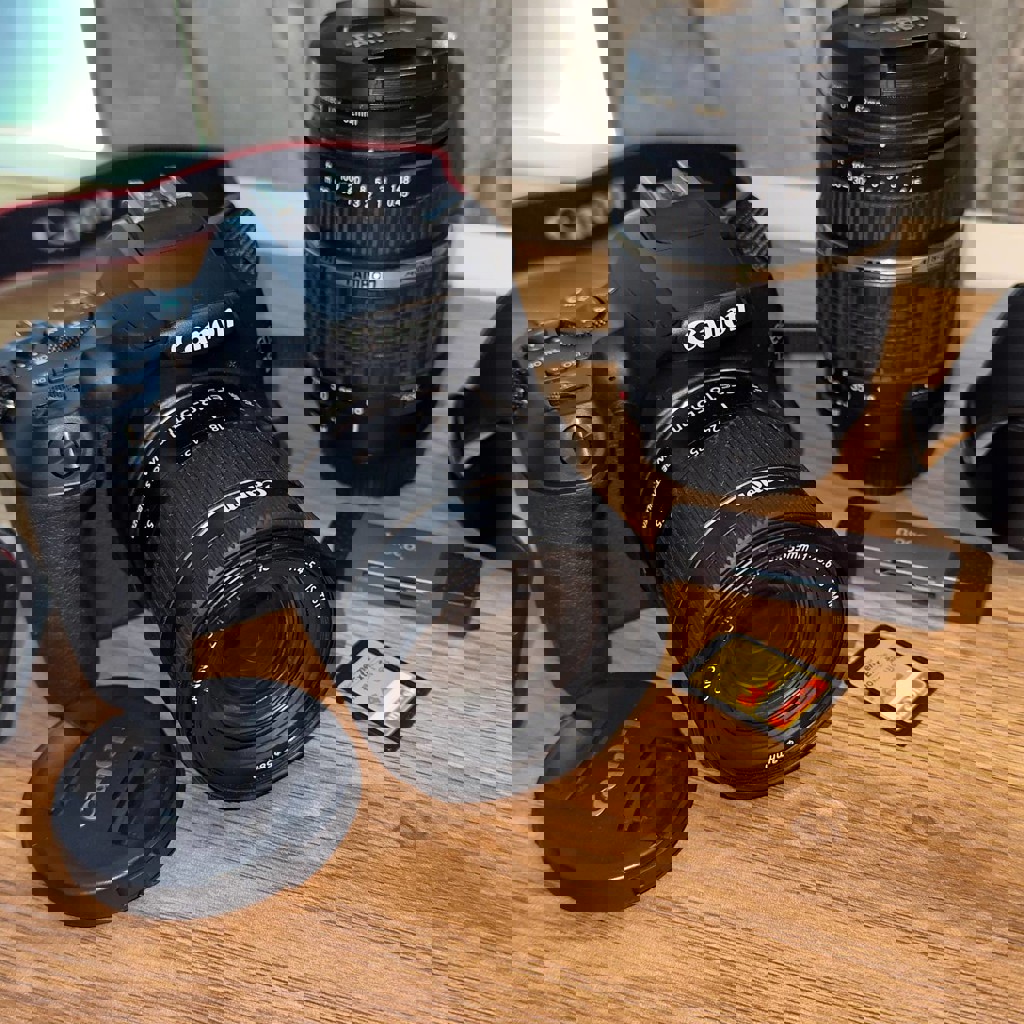 Фотоаппарат Canon 250D