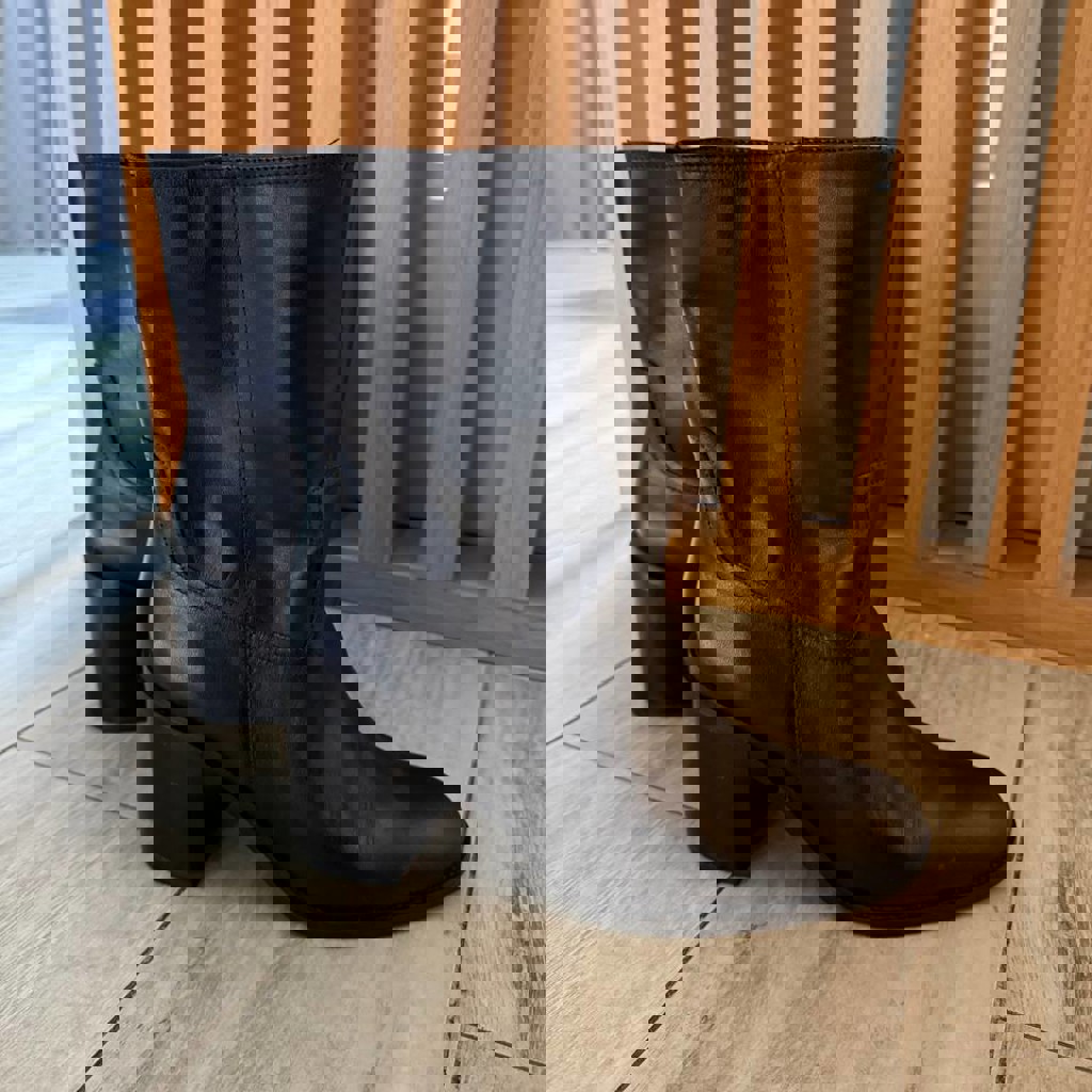 Демисезонные сапожки Zara