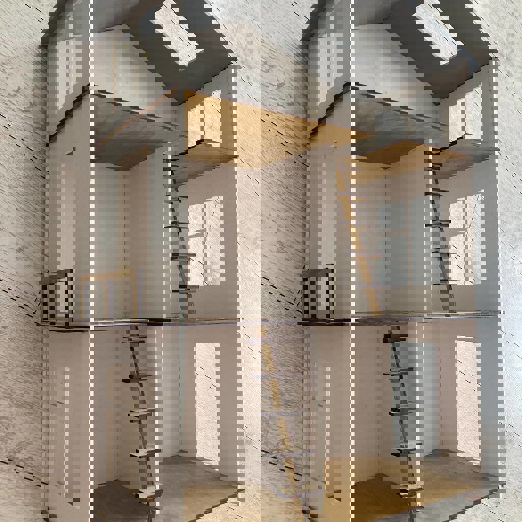 Деревянный домик для кукол