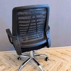 Компьютерное кресло с повреждениями - фото 2