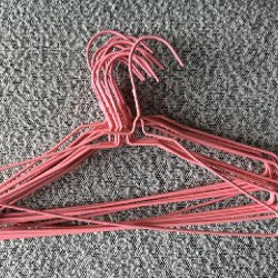 Вешалки для одежды - фото 9