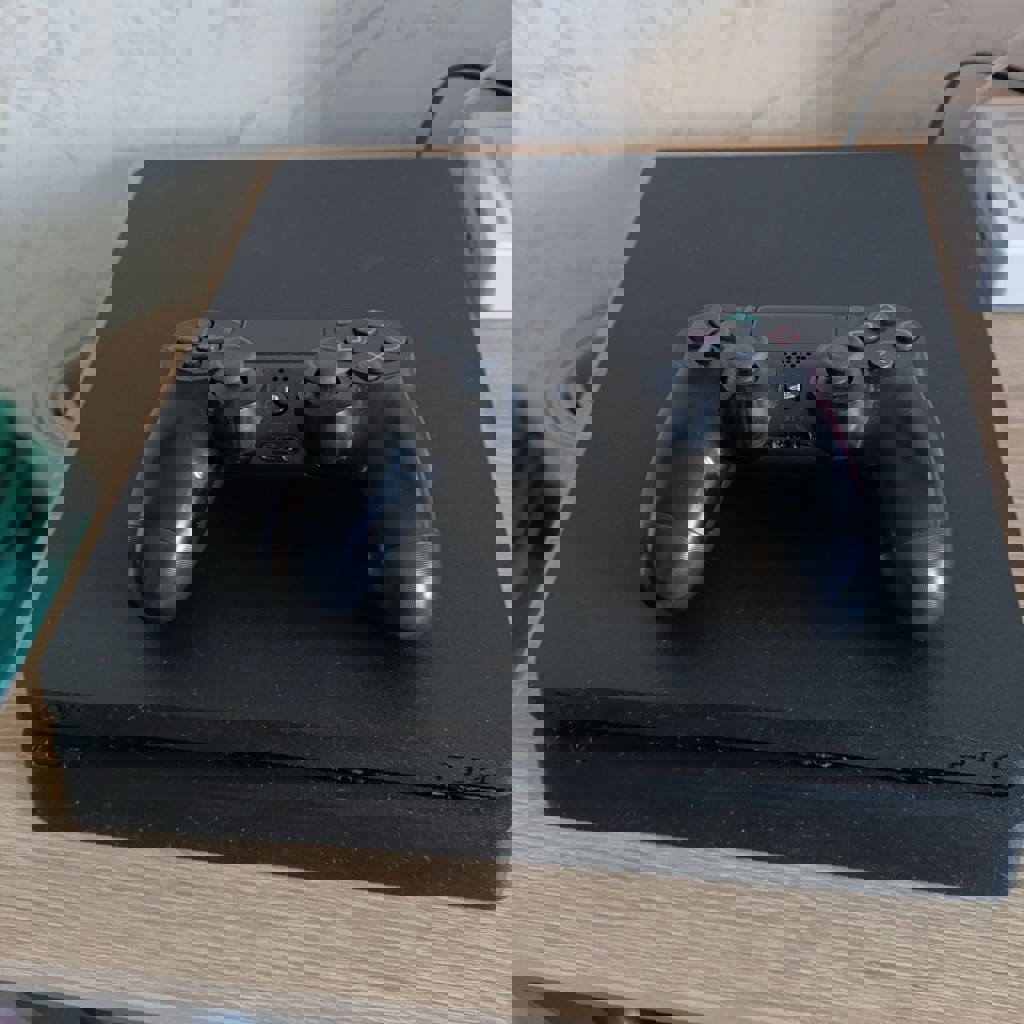 PlayStation 4 Slim