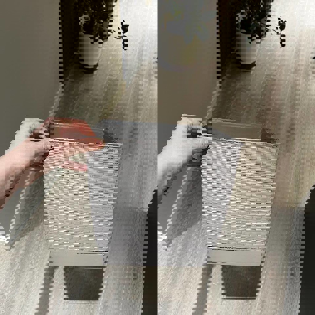 Комнатный горшок