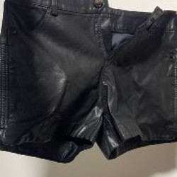 Мини - шортики под кожу - фото 3