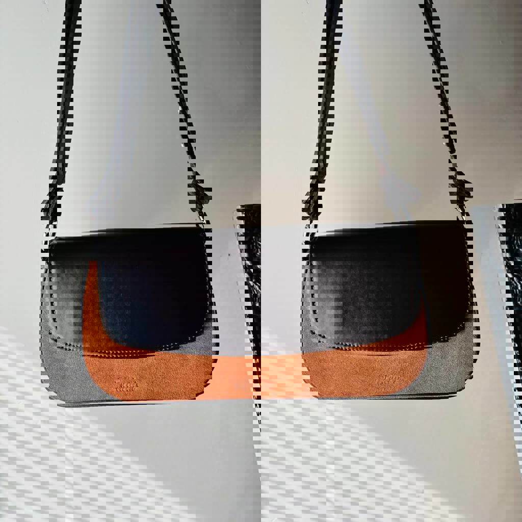 Сумочка из натуральной кожи