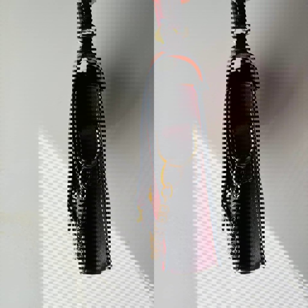 Аутентичная сумка из плотной кожи