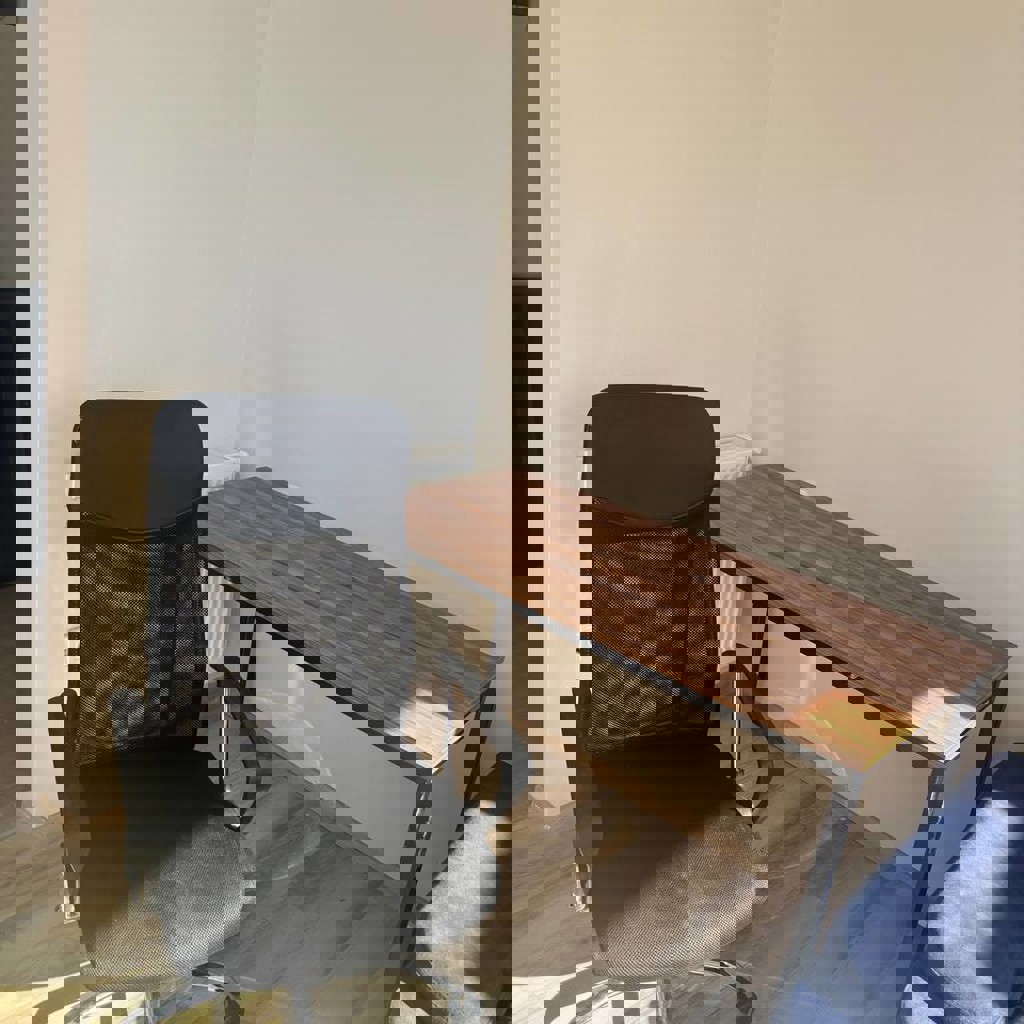 Стол и стул