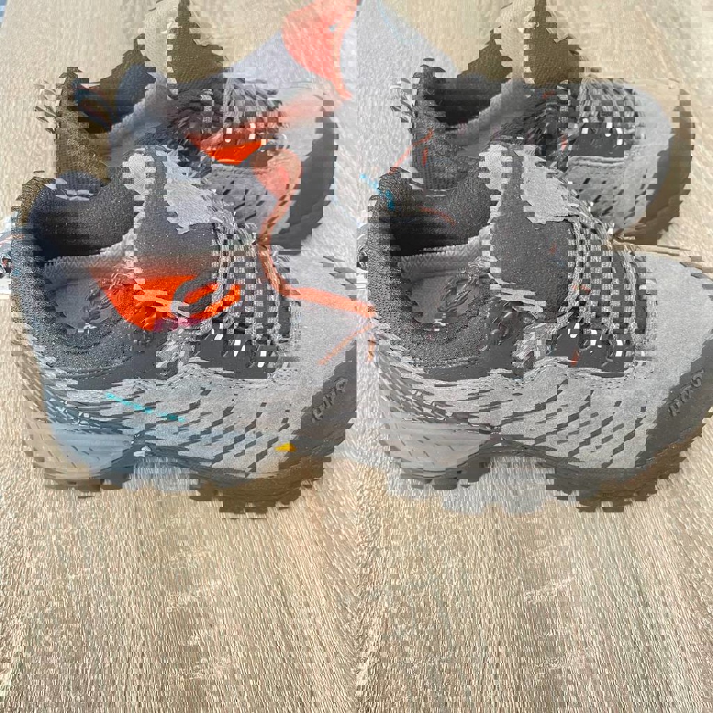 Кроссовки треккинговые