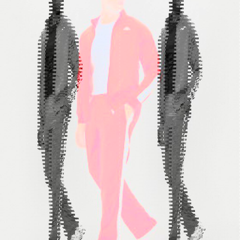 Костюм спортивный