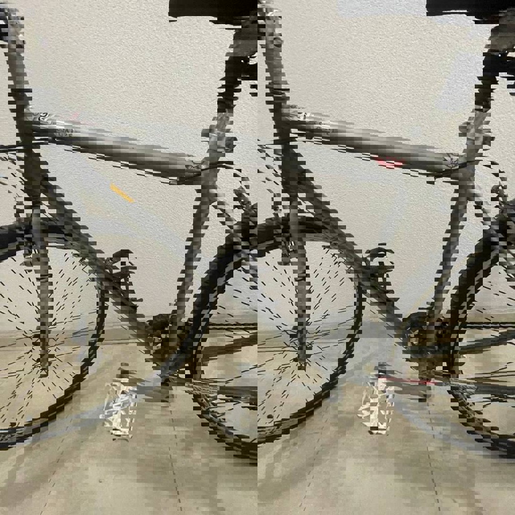 Велосипед Giant Escape серебристый