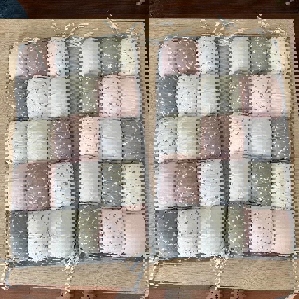 Бамперы в детскую кроватку