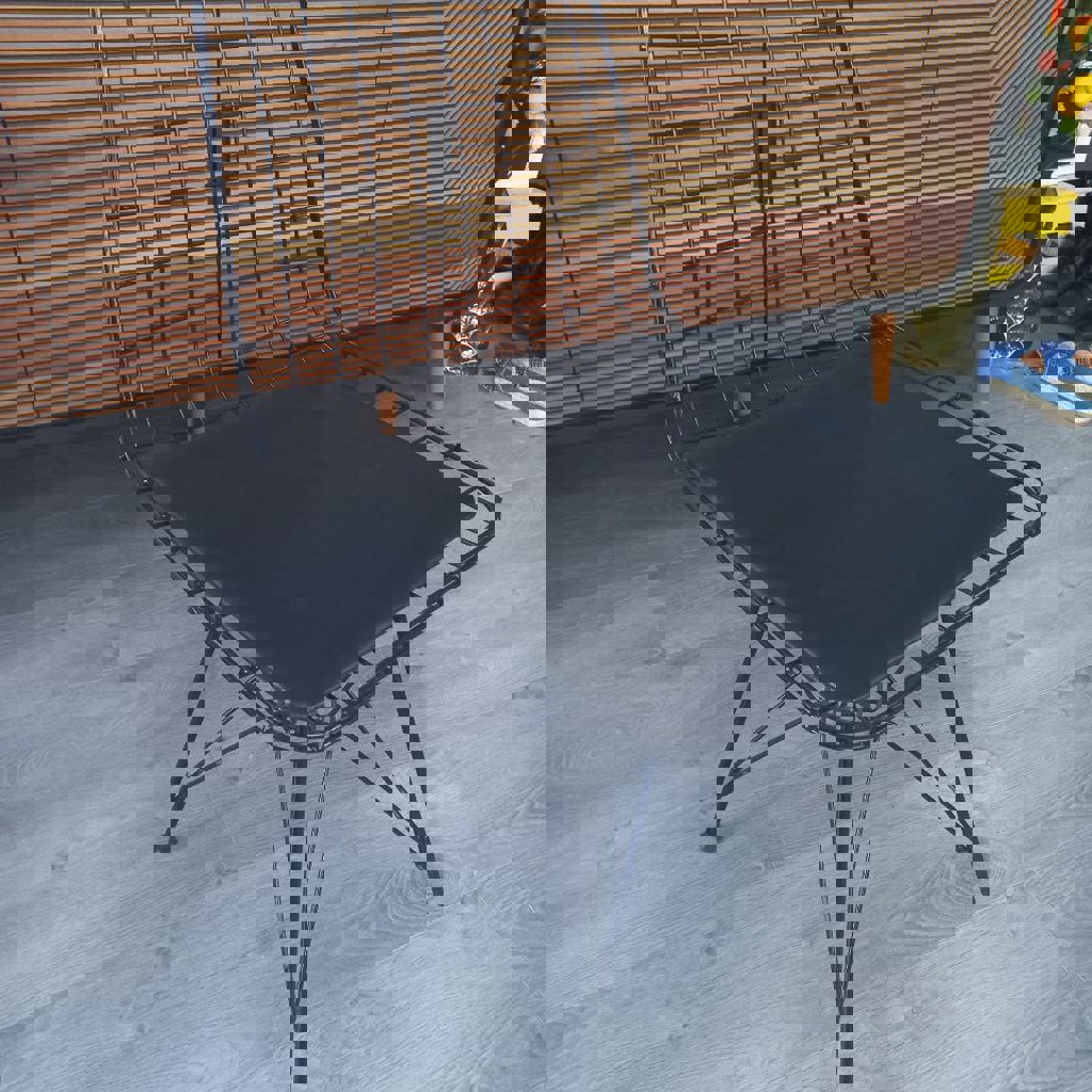 Современное офисное кресло