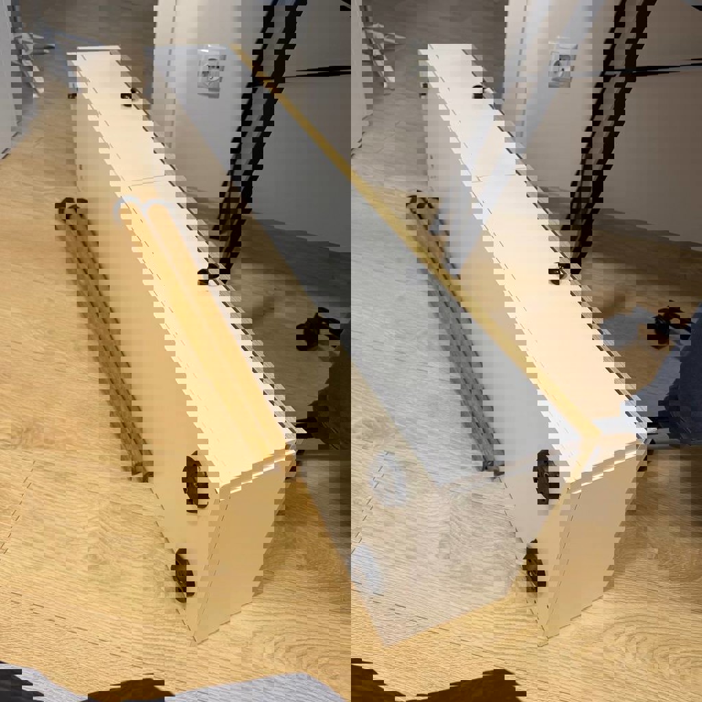 Столик с выдвижными ящиками