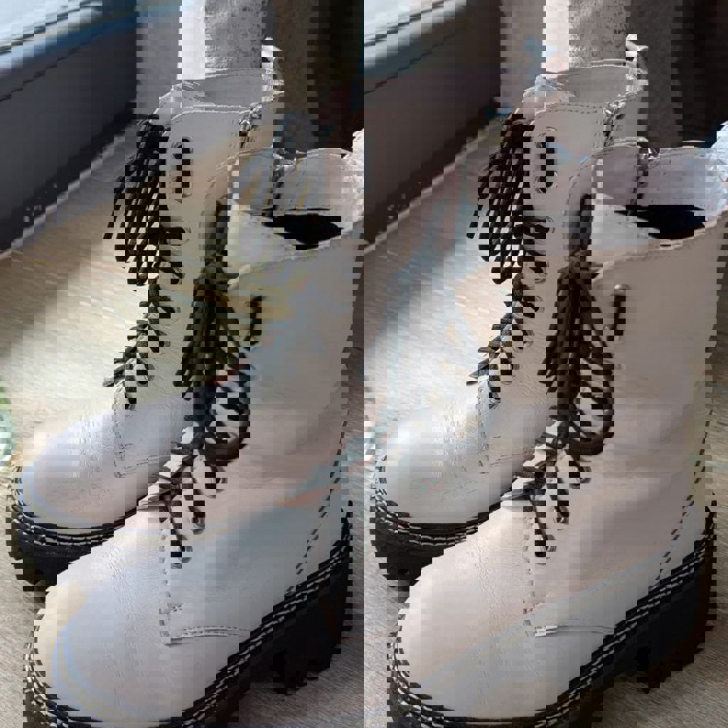 Ботинки бледно-розовые