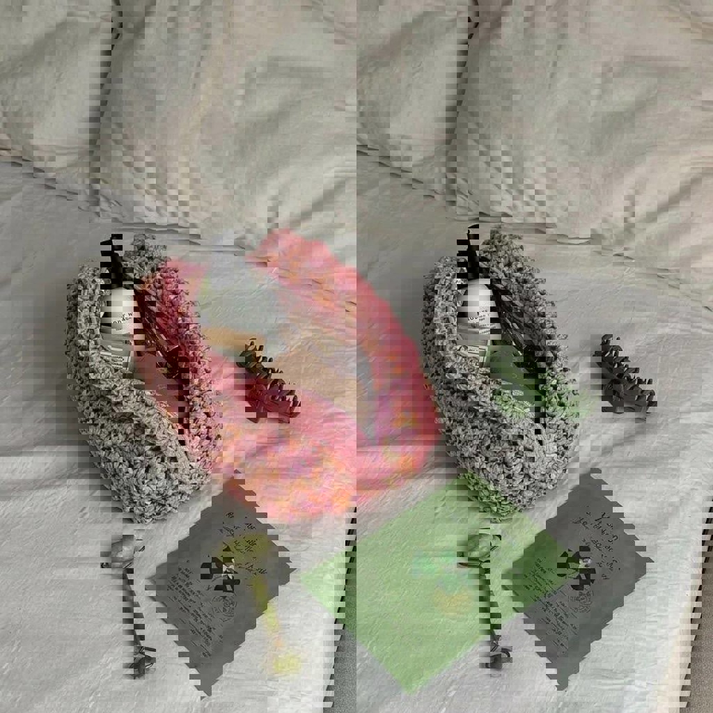 Вязаная косметичка